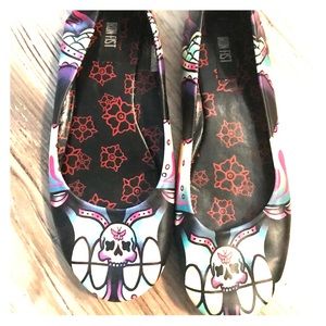 Day of the dead motif flat. Selling bc I’m min...